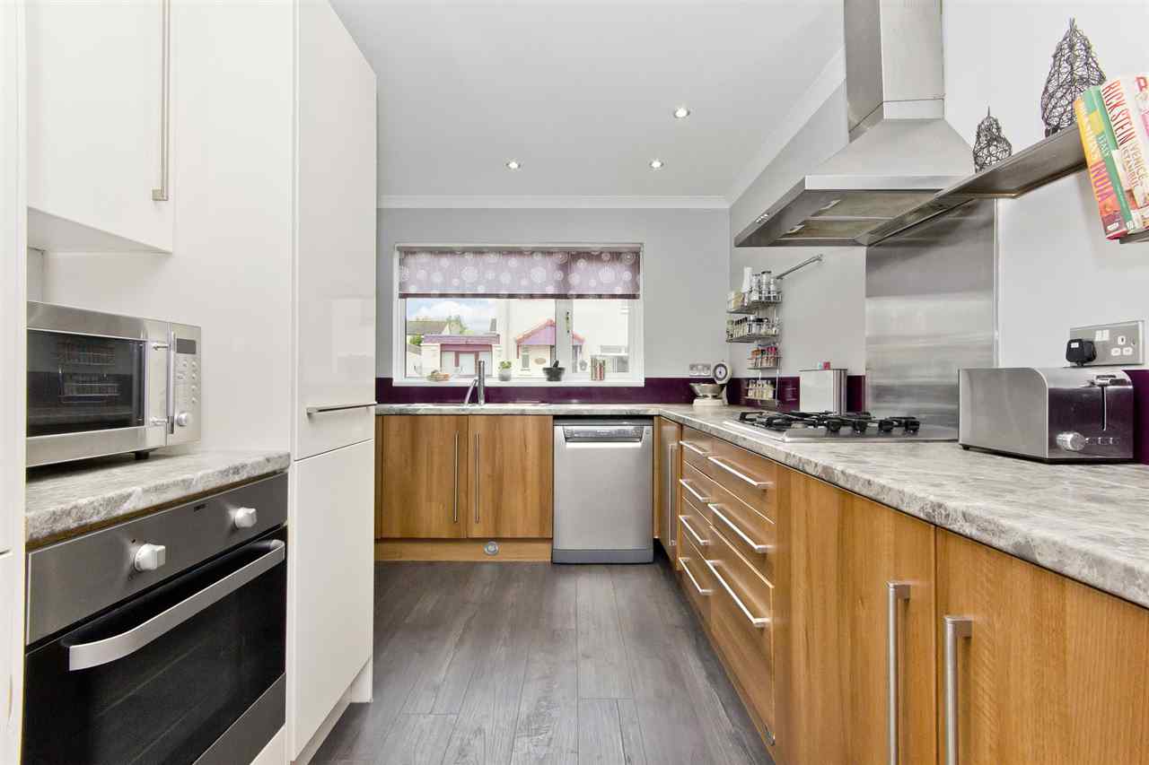 resized-2349823-Image 05 - Kitchen.jpg